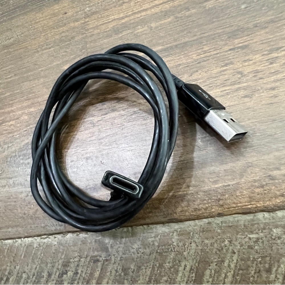 ✅ USB C cable